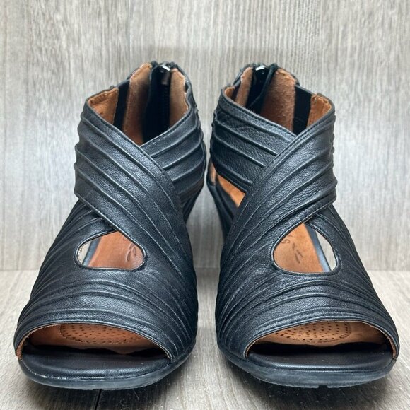 Gentle Souls Sandals Women Sz 6.5M Osaka Rama Cross Strap Leather Zip Heel Black - Picture 5 of 10